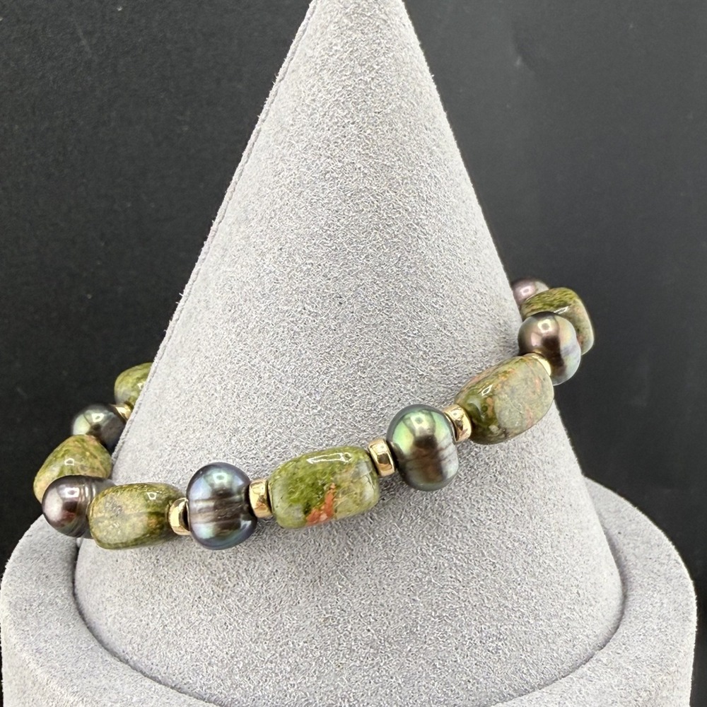 Vintage Polished Stone Beaded Bracelet Green Gold Tone 7”